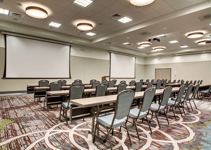 Hotel & At Grand Prairie By Ihg