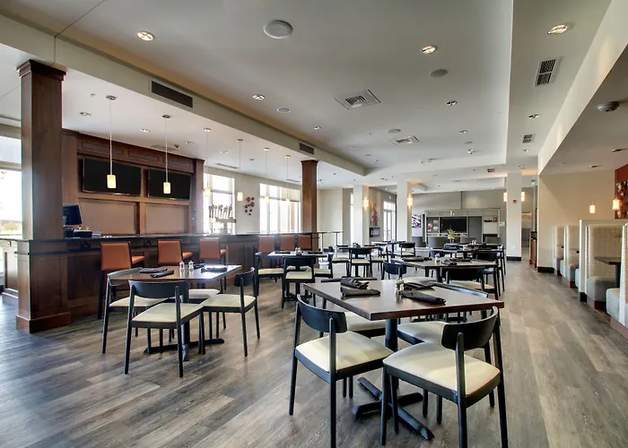 Hotel & At Grand Prairie By Ihg