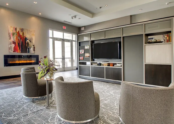Hotel & At Grand Prairie By Ihg