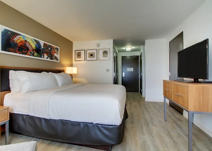 & At Grand Prairie By Ihg Hotel