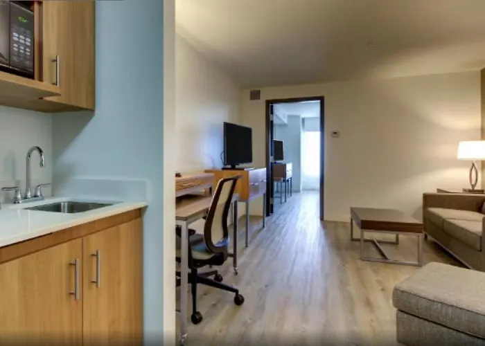 Hotel & At Grand Prairie By Ihg