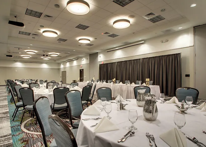 Hotel & At Grand Prairie By Ihg 3*