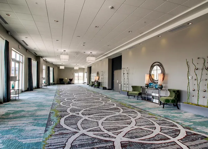 Hotel & At Grand Prairie By Ihg