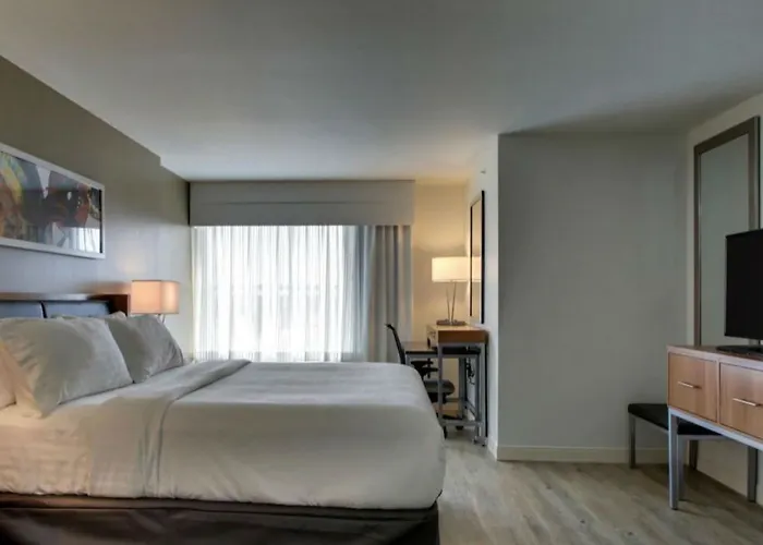 & At Grand Prairie By Ihg Hotel 3*