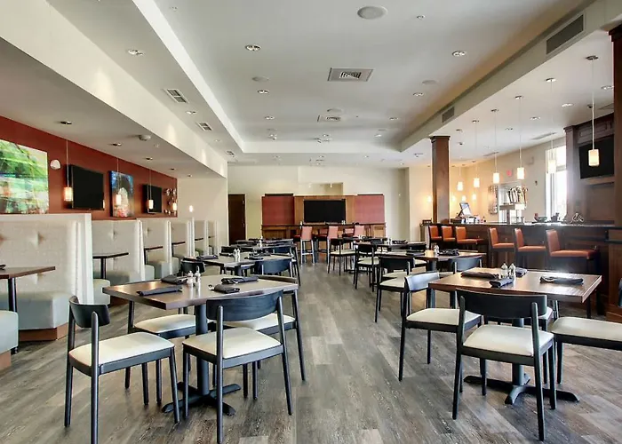 & At Grand Prairie By Ihg Hotel 3*
