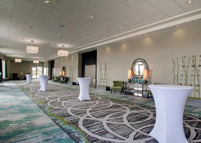 & At Grand Prairie By Ihg Hotel 3*